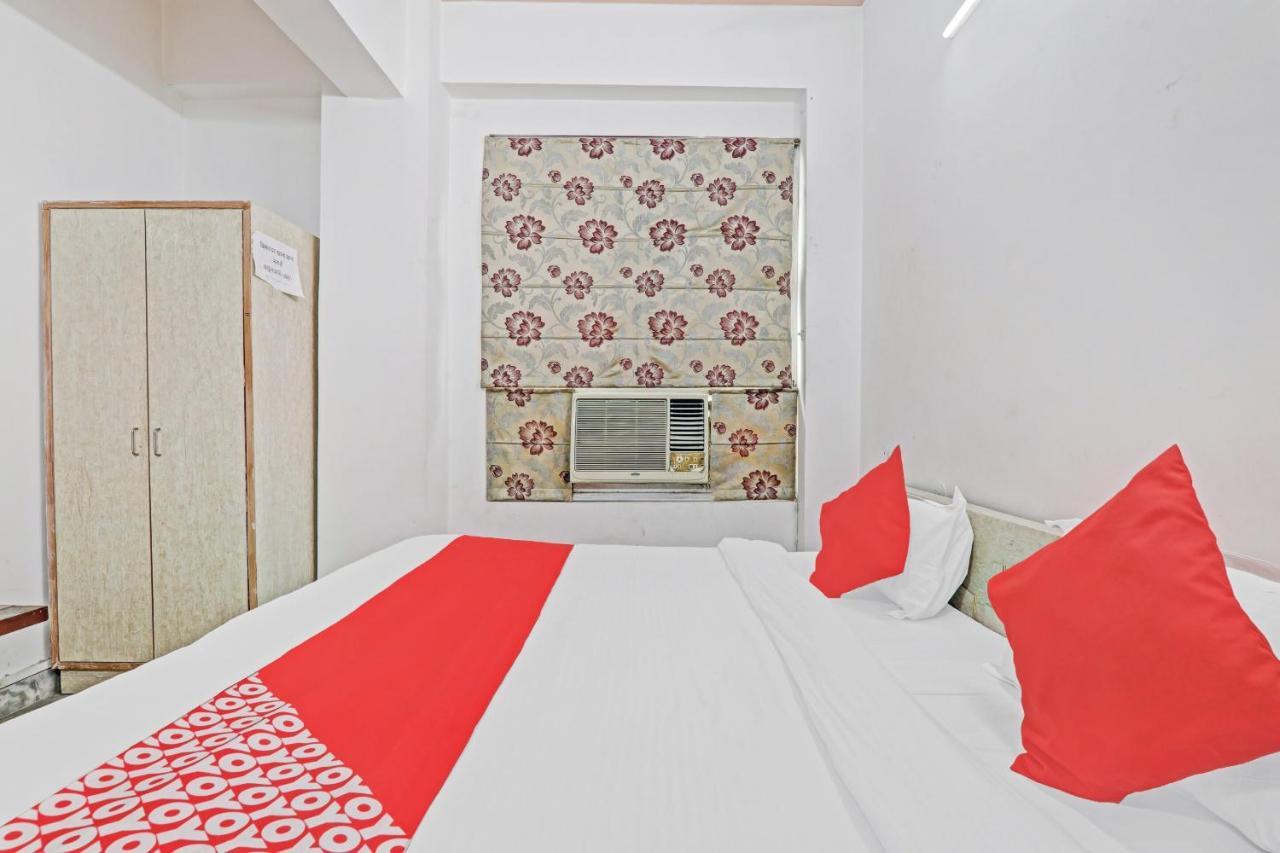 Oyo 27695 Hotel Relation Kanpur Exterior foto