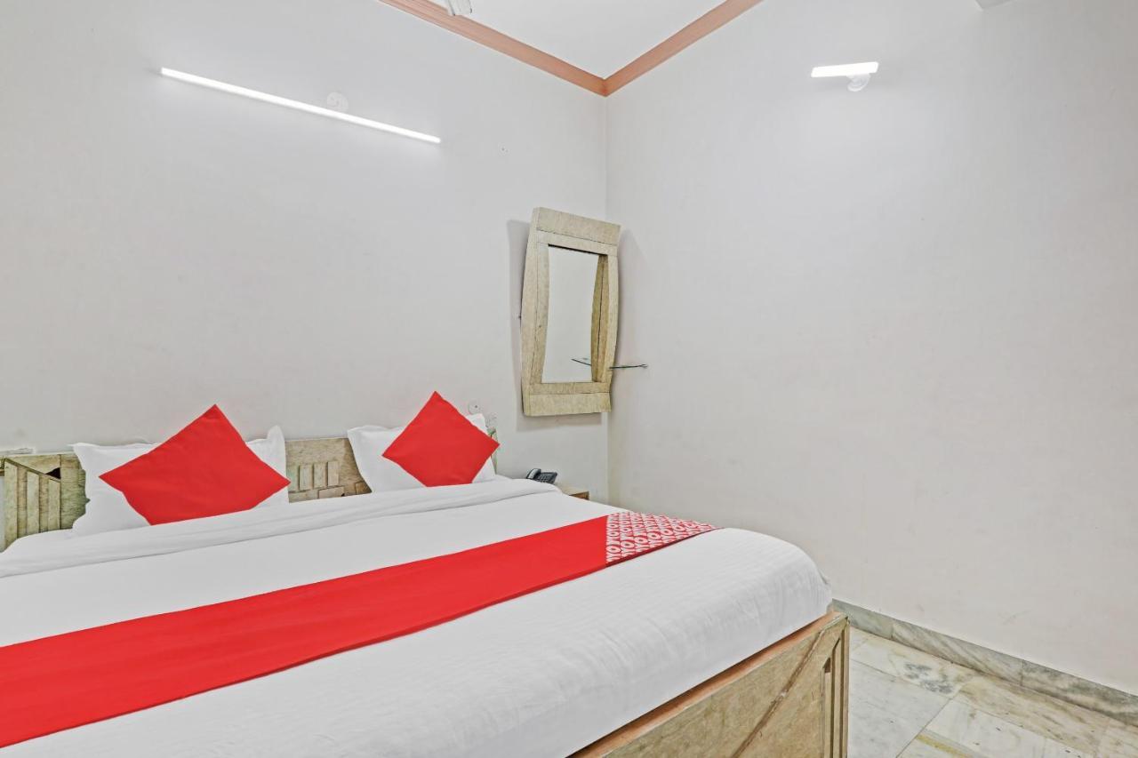 Oyo 27695 Hotel Relation Kanpur Exterior foto